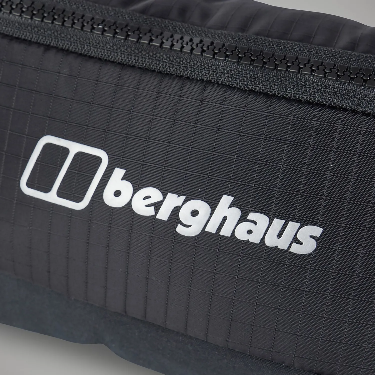 Berghaus Carryall Gürteltasche - Schwarz- Reisetaschen