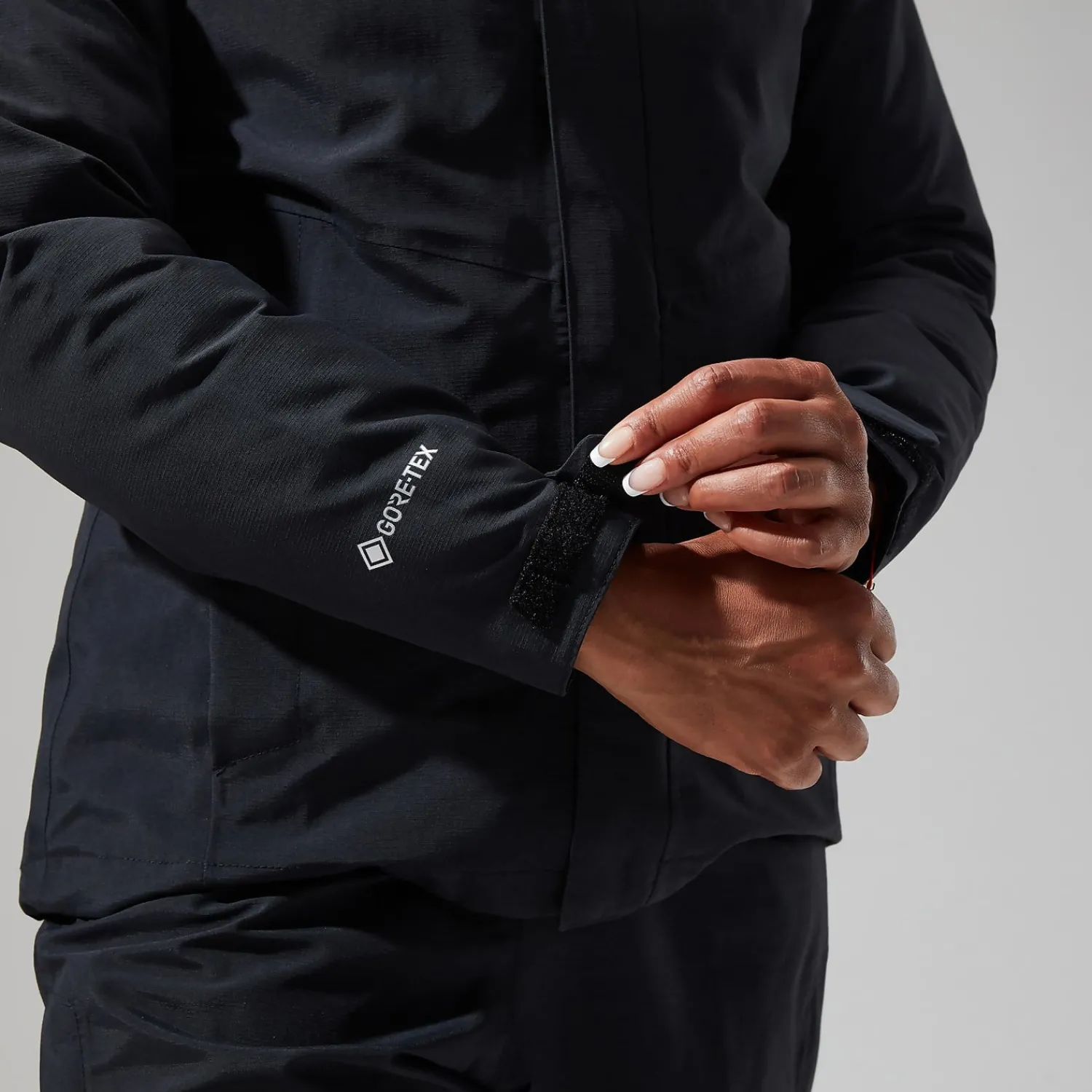 Berghaus Hillwalker InterActive Jacken für Damen - Schwarz-Damen Wasserdicht