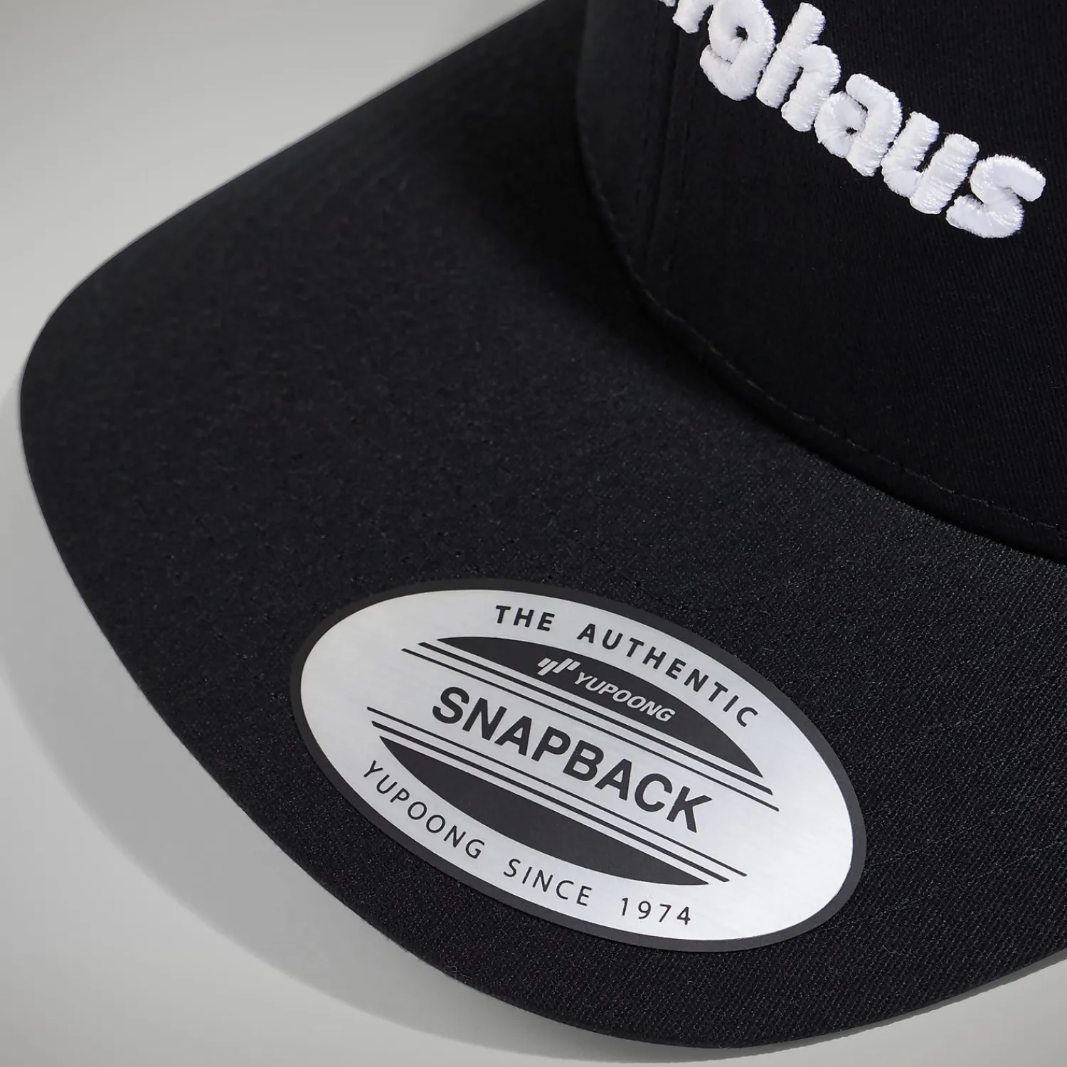 Berghaus Logo Recognition Trucker Cap - Schwarz- Hats & Caps