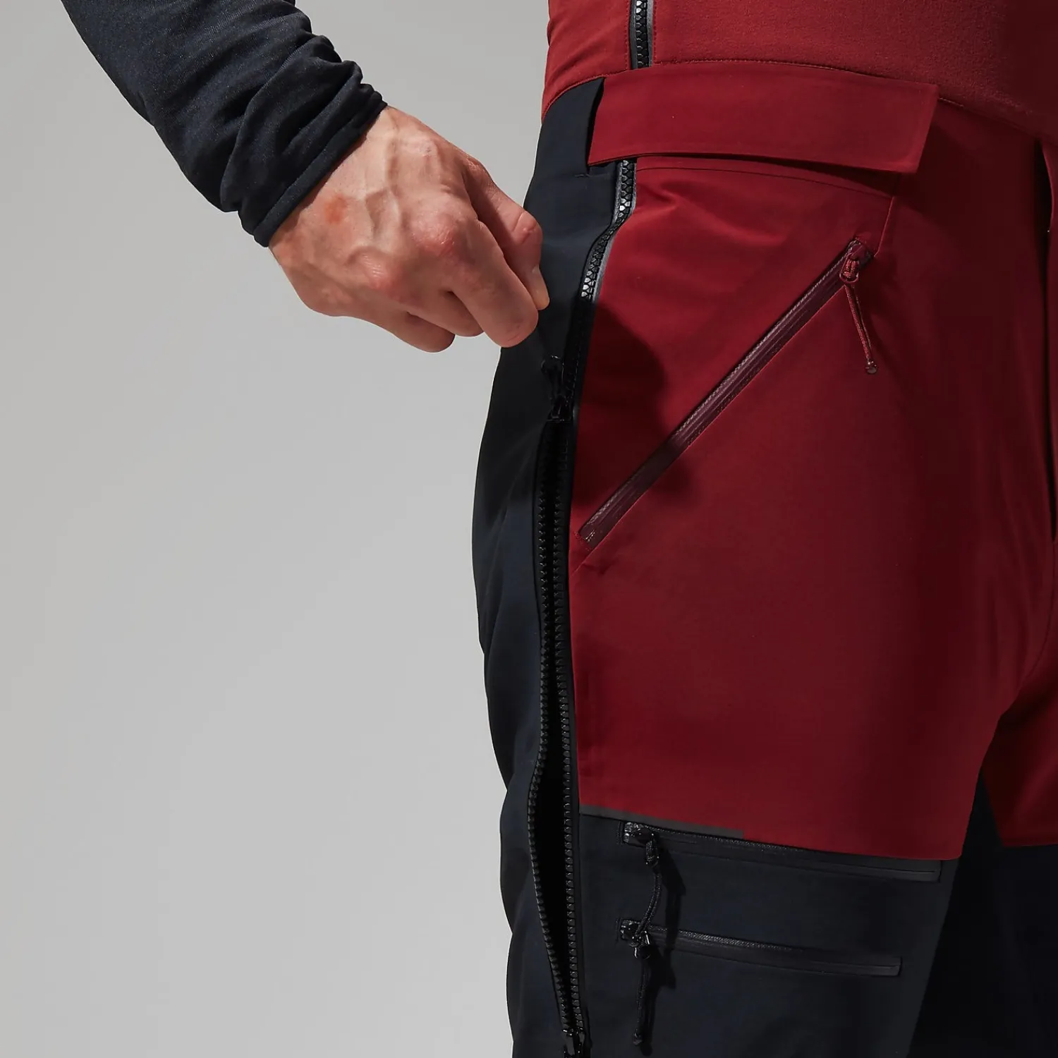 Berghaus MTN Arete Descend GTX Bib Pants für Herren - Dunkelrot/Schwarz-Herren Überhosen | Lange Hosen
