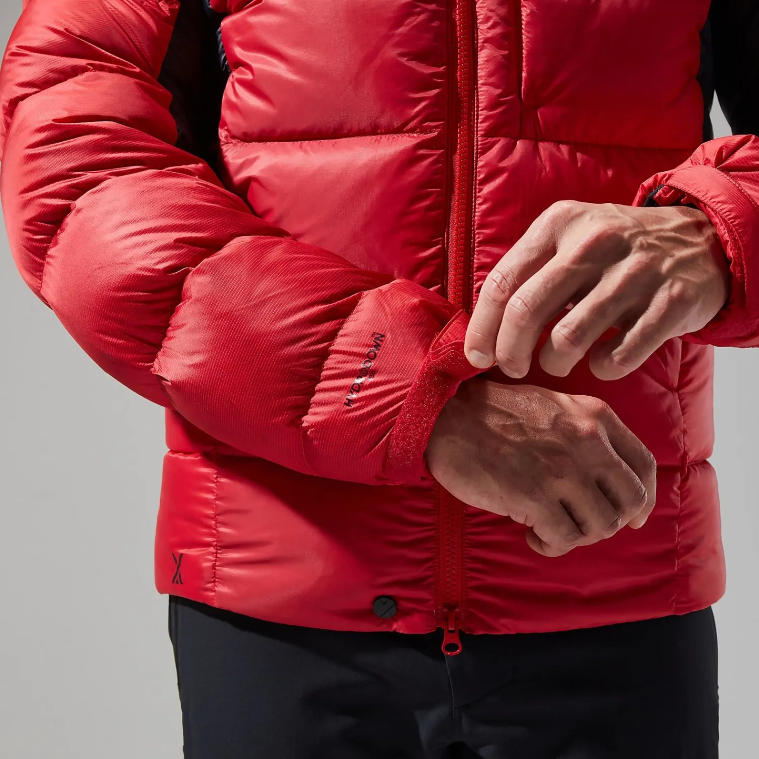 Berghaus MTN Arete Ultra Down Hoodie für Herren - Rot/Schwarz-Herren Hoodies Und Sweatshirts | Isolierend