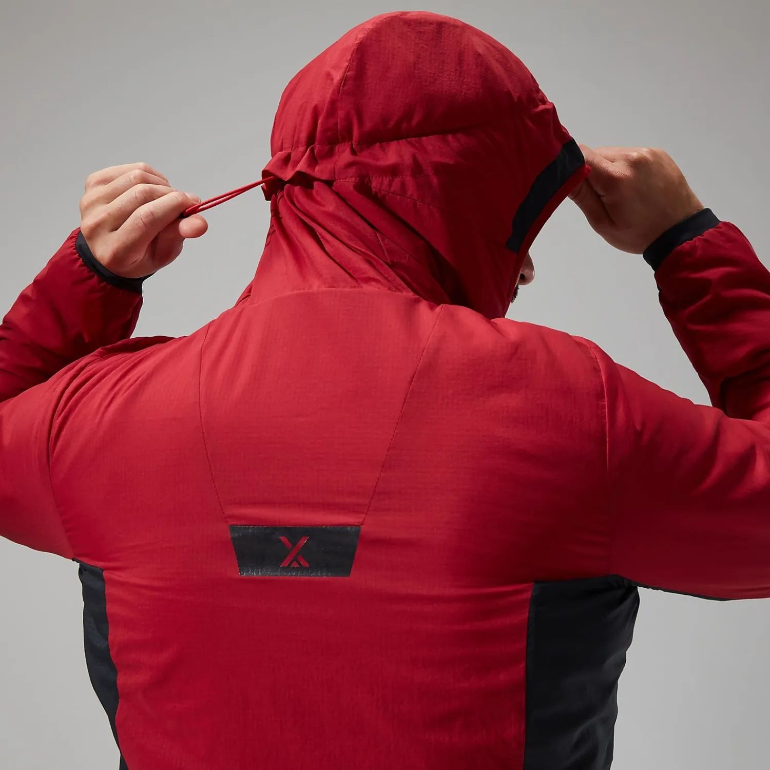 Berghaus MTN Seeker MW Synthetischer Hoodie für Herren - Dunkelrot/Schwarz-Herren Hoodies Und Sweatshirts
